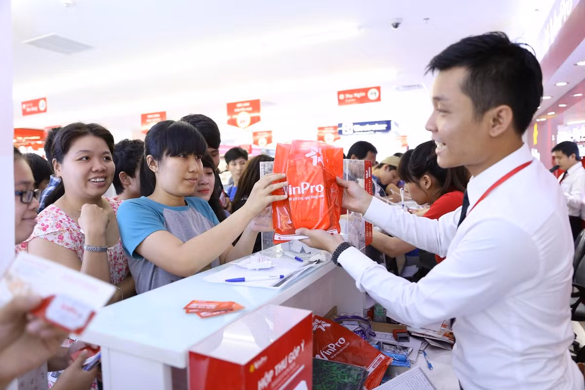 Khuyen mai khung nhan khai truong he thong cong nghe dien may VinPro