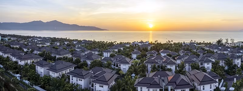 Premier Village Da Nang Resort - Tuyet tac ben bo Bien Dong