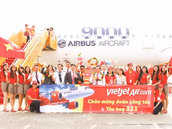 VietjetAir nhan may bay Airbus thu 9.000