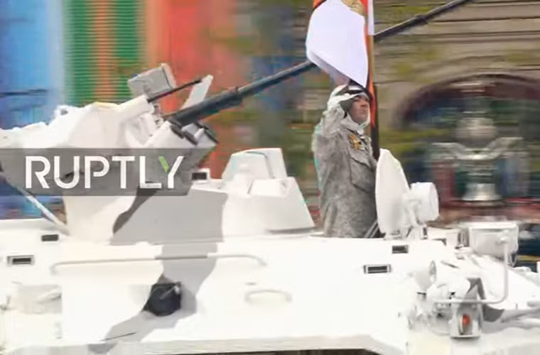 Xe thiết giáp chở quân BTR-82A với màu sơn ngụy trang hoạt động ở Bắc Cực. Nguồn ảnh: RT