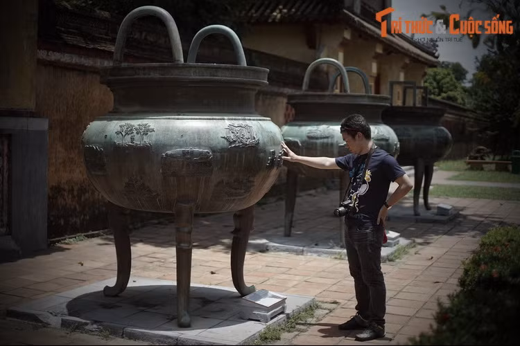 Cụ thể, giá trị Di sản ký ức của Cửu Đỉnh được thể hiện qua 162 hình tượng khắc trên thân đỉnh, có thể ví như một bộ “Địa dư chí” về đất nước Việt Nam thế kỷ 19.