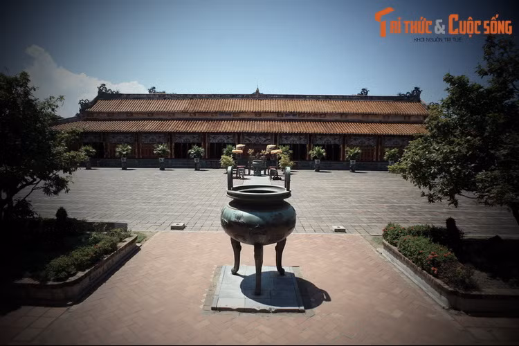 Chuyên gia đầu ngành của ngành của ngành khảo cổ Việt Nam kết luận: Cửu Đỉnh là bộ sưu tập hiện vật độc đáo và duy nhất không chỉ của Việt Nam mà trên phạm vi toàn thế giới.
