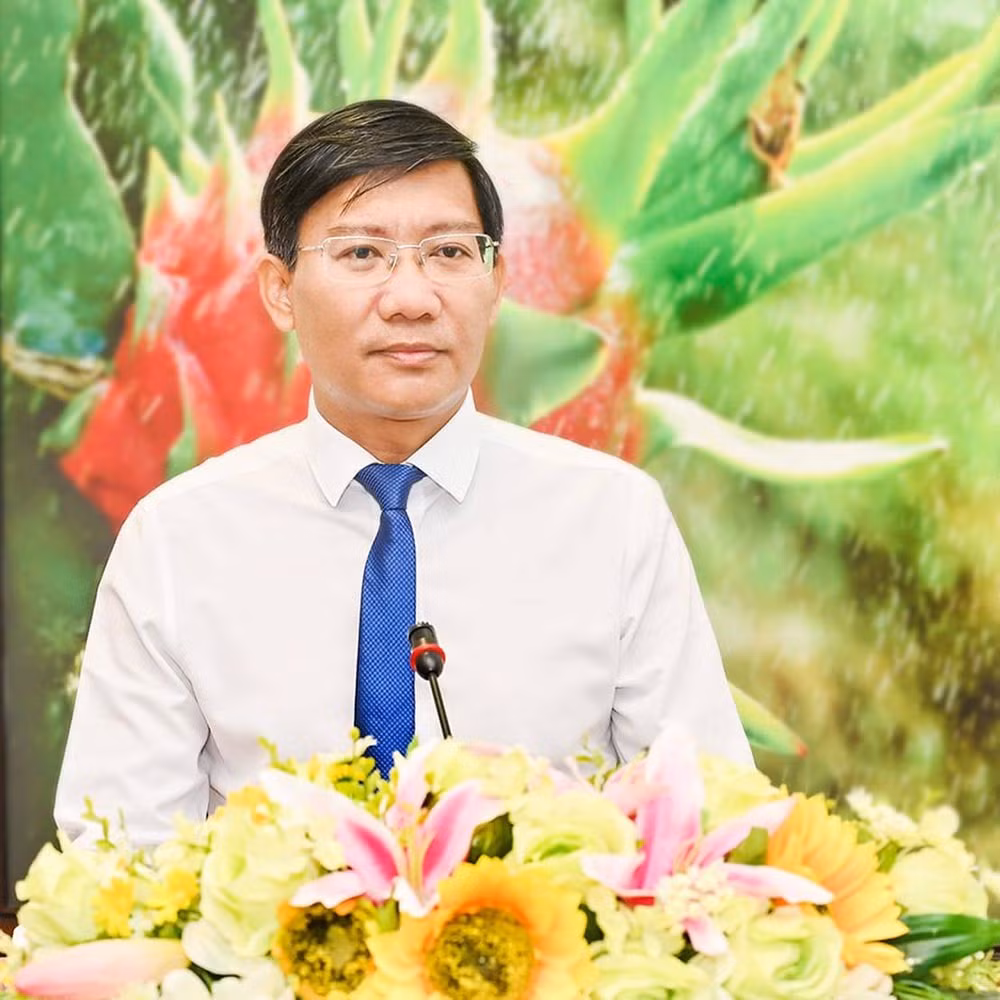 Ông Lê Tuấn Phong - Chủ tịch UBND tỉnh Bình Thuận: Kỷ luật cảnh cáo.