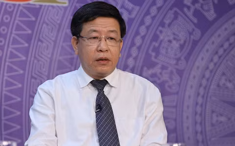 Ông Dương Đức Tuấn sinh năm 1967, quê quán phường Hiến Nam, thành phố Hưng Yên, tỉnh Hưng Yên. Ông có trình độ Tiến sĩ Kiến trúc; cao cấp lý luận chính trị. Ông là Thành uỷ viên, Phó Chủ tịch UBND thành phố Hà Nội nhiệm kỳ 2016-2021. Trước đó, ông là Bí thư Quận uỷ Hoàn Kiếm. 