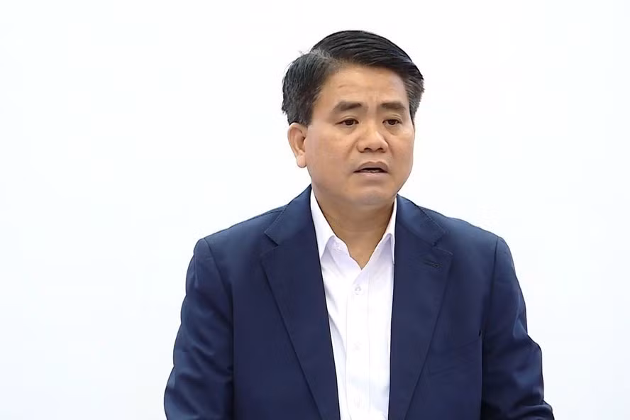 Trước đó, ngày 17/3, ông Chung bị khởi tố để điều tra về những sai phạm liên quan đến vụ án lợi dụng chức vụ, quyền hạn trong khi thi hành công vụ xảy ra tại Công ty TNHH MTV Thoát nước Hà Nội mua chế phẩm Redoxy-3C. 