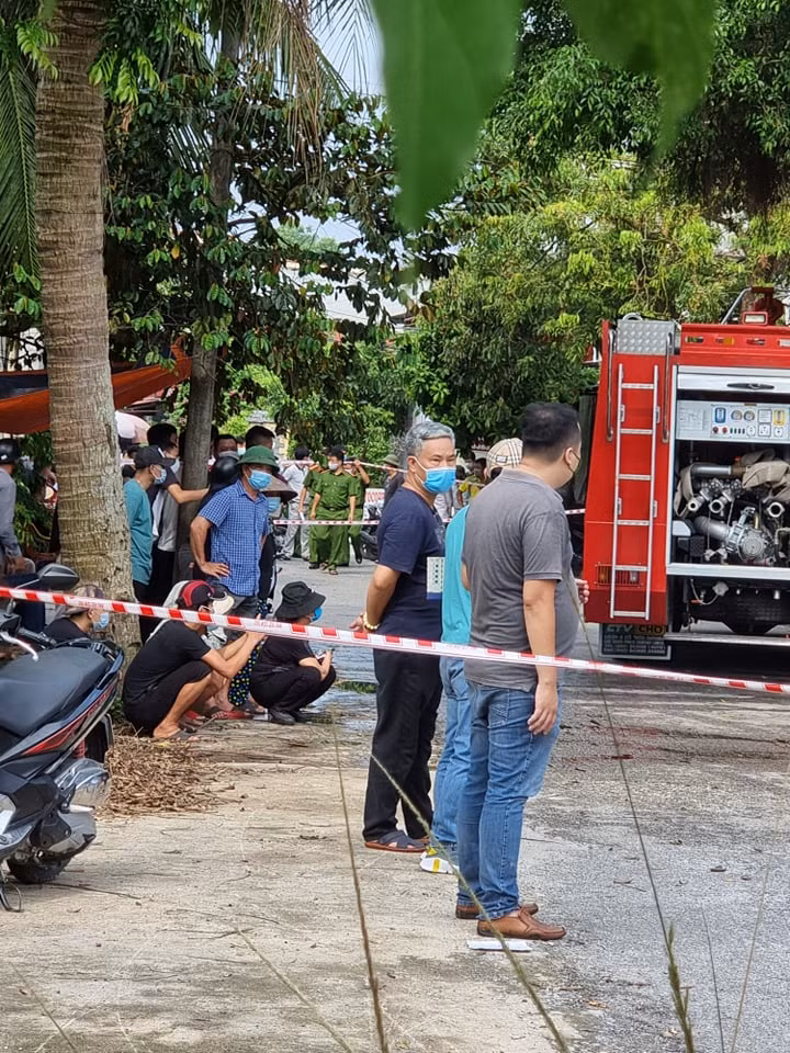 Trước thông tin nghi ngờ đây là một vụ án giết người phóng hỏa, không phải là một vụ cháy gây chết người, trao đổi với báo chí, lãnh đạo Công an huyện Vĩnh Bảo cho biết, đang điều tra xác minh nguyên nhân cái chết của 2 vợ chồng ông Phạm Trung Nhỡ. 
