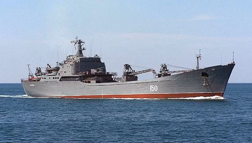 Chưa rõ trong biên chế SAA hiện có bao nhiêu chiếc T-90, nhưng căn cứ hình ảnh được đăng tải thì chúng thuộc 3 phiên bản: T-90 đời đầu, T-90A và biến thể xe tăng chỉ huy T-90K.