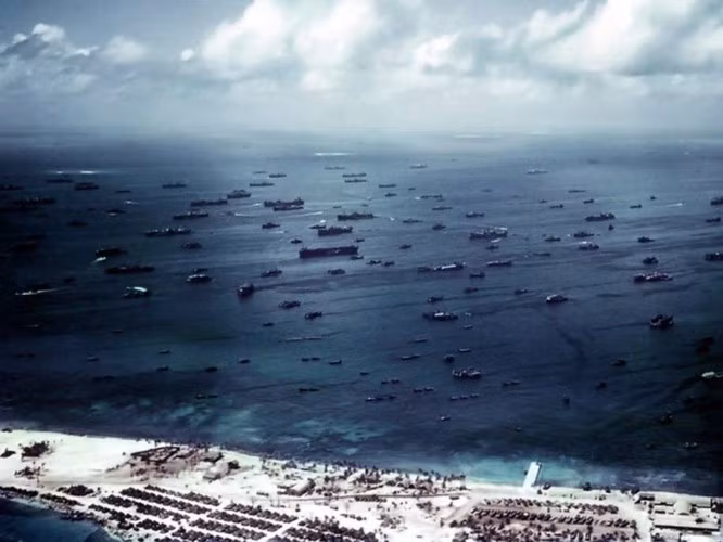 Về lực lượng, hải quân Mỹ đã huy động 8 hạm đội tàu sân bay, 8 tàu sân bay hạng nhẹ, 18 tàu hộ tống, 12 thiết giáp hạm, 24 tuần dương hạm, 166 tàu khu trục và hơn 1.500 máy bay chiến đấu. Tổng số tàu chiến các loại lên đến 800 chiếc.