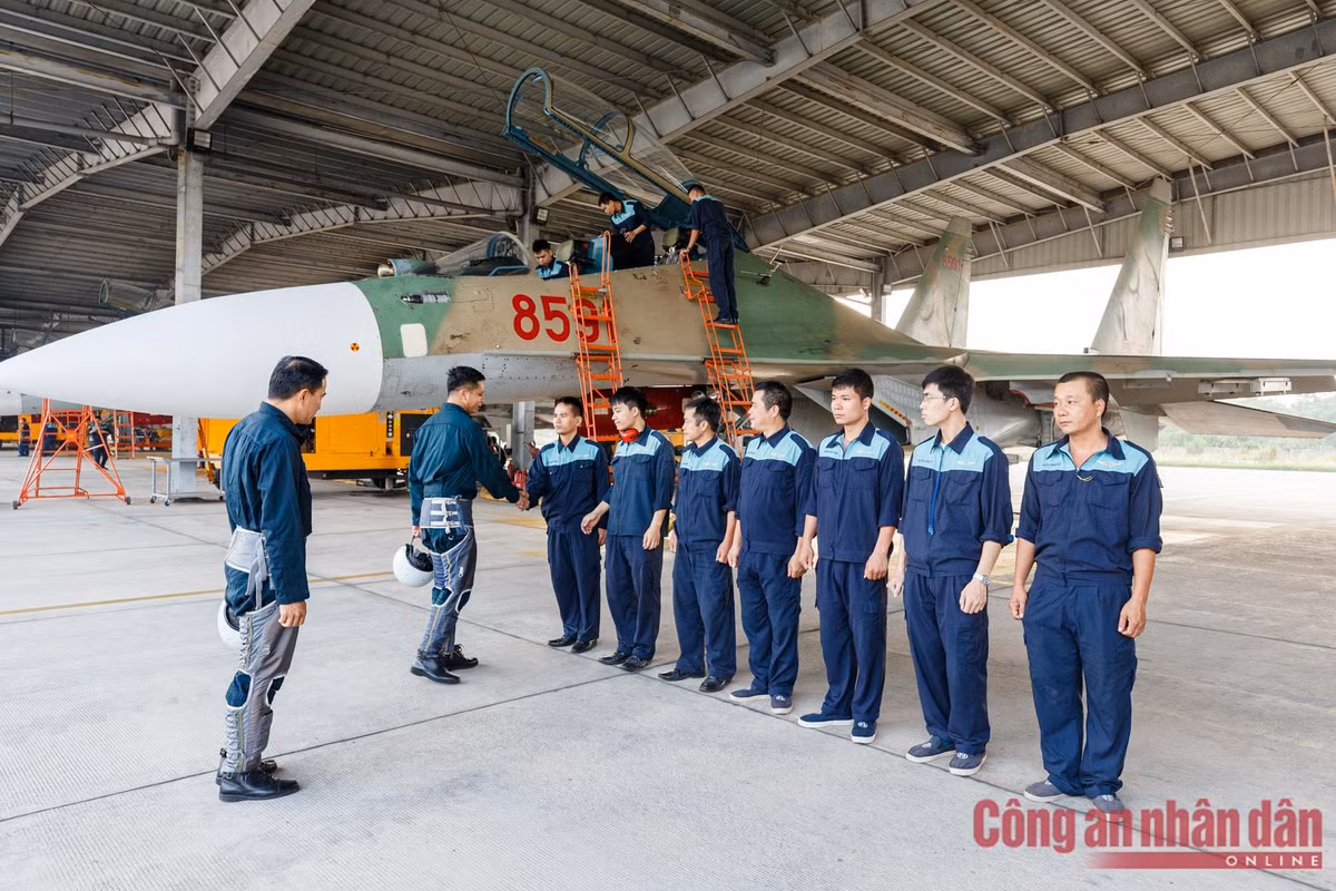 Lam chu “Ho mang chua” SU-30MK2-Hinh-2