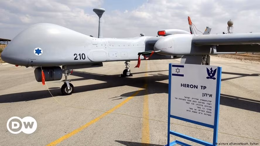 IAI cũng đã tiến vào thị trường UAV với thành công lớn ở cả trong nước và nước ngoài. Và bất chấp sự thất bại của Lavi, lĩnh vực quốc phòng công nghệ cao của Israel đã hoạt động tốt, có tác động lan tỏa đáng kể vào nền kinh tế dân sự tư nhân.