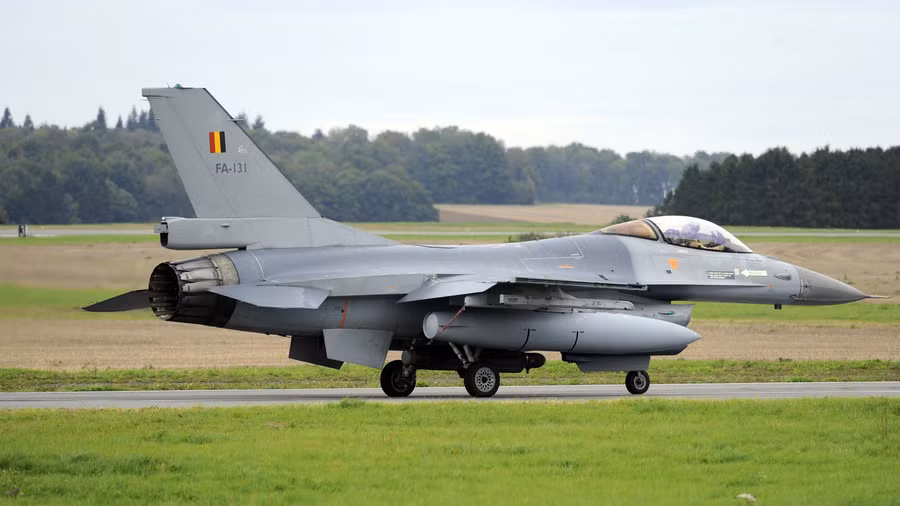 Do là quốc gia đầu tiên nhập mua tiêm kích F-16 từ Mỹ, Bỉ đã được ưu ái làm nơi đặt nhà máy lắp ráp tiêm kích F-16, chuyên phục vụ cho thị trường châu Âu.