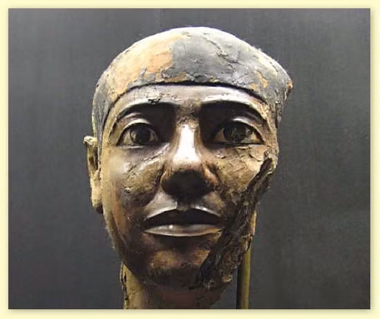 Kiến trúc sư Imhotep tiếp tục phục vụ trong vương triều của các pharaoh Ai Cập tiếp theo. Sau khi qua đời, ông được cho là mai táng ở khu nghĩa địa Saqqara. Đến nay, giới khảo cổ vẫn chưa tìm thấy nơi an nghỉ của ông.