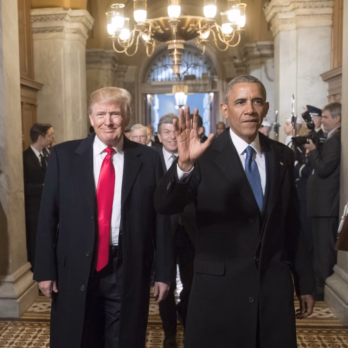 Tiếp nối truyền thống tốt đẹp trên, Tổng thống Obama viết "tâm thư" gửi người kế nhiệm Donald Trump vào năm 2016. Trong thư, ông Obama gửi lời chúc mừng tới ông Trump khi đắc cử trở thành tân Tổng thống Mỹ. Ông Obama cũng đưa ra những lời khuyên mà họ nghĩ là sẽ có ích cho ông Trump trong nhiệm kỳ Tổng thống 4 năm sắp tới.