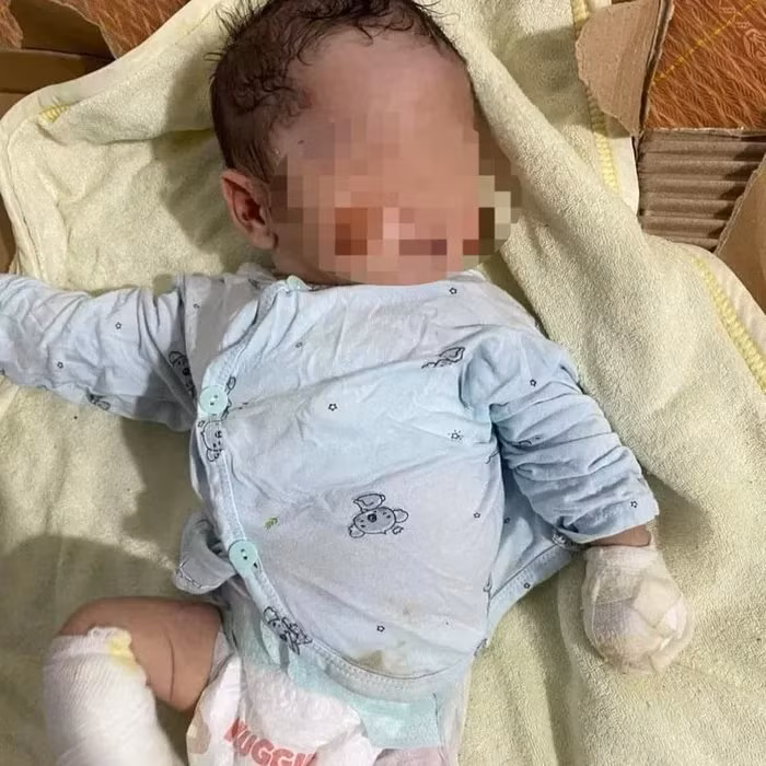 Xót xa bé sơ sinh bị bỏ rơi gần trường học ở Nghệ An Xot xa be so sinh bi bo roi gan truong hoc o Nghe An