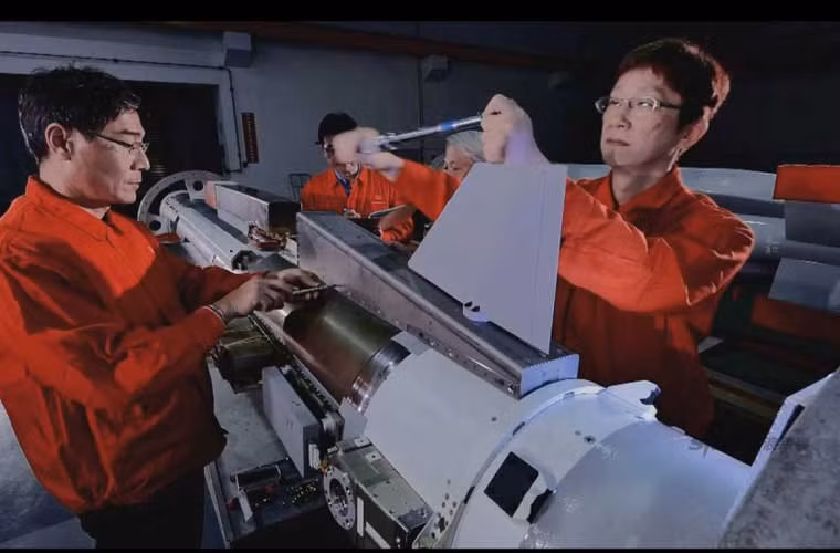Điểm nhấn trên Hùng Phong III là nó được trang bị động cơ phản lực dòng thẳng (Ramjet) cho phép đạt tốc độ siêu âm 2.300km/h.