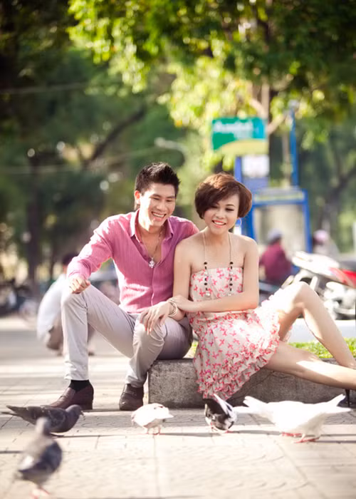 “Việc hai ca sĩ trẻ cùng nhau hát song ca nếu nói là có hay không có chuyện tình cảm thì chắc chắn đều nhận được sự nghi ngờ. Vì thế nên Trang sẽ không giải thích về điều này. Thực ra, nếu yêu nhau, chắc chắn chúng tôi sẽ hiểu và cùng thể hiện bài hát hợp ý nhau hơn”, Thu Trang chia sẻ với Xzone. Ảnh: Vnmedia