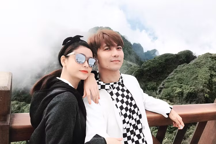 Gần đây, Trương Quỳnh Anh vướng nghi vấn ghen tuông khi Tim không chịu nghe điện thoại của cô vì bận nhắn tin với người khác. Tuy nhiên, sau đó, cặp đôi lại làm lành.