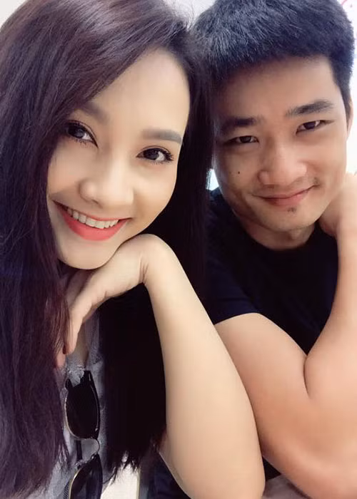 Bảo Thanh khoe ảnh đi uống cafe cùng ông xã là một trong những tin tức sao Việt trong ngày 29/7.