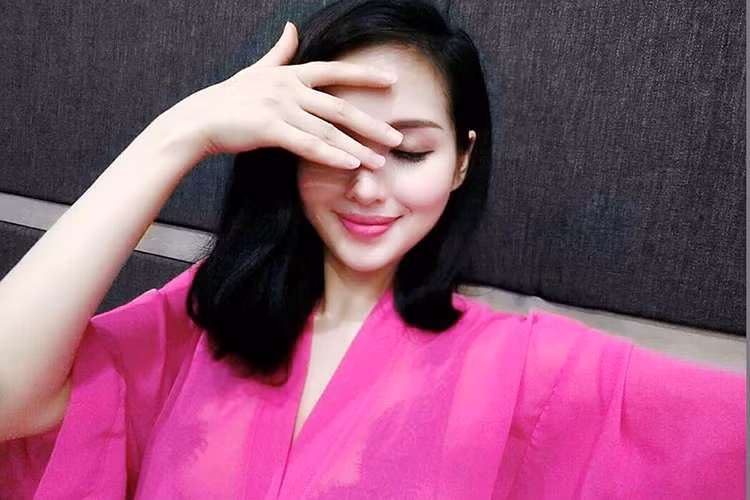 Ở những tháng cuối thai kỳ lần thứ 2, hot girl Tâm Tít vẫn vô cùng xinh đẹp khiến nhiều người ngưỡng mộ.