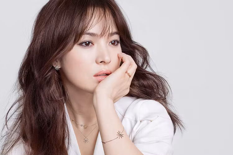 Dù đã bước sang tuổi 36 nhưng Song Hye Kyo vẫn giữ được nhan sắc vô cùng trẻ trung, xinh đẹp. Ảnh: Kpop Fighting