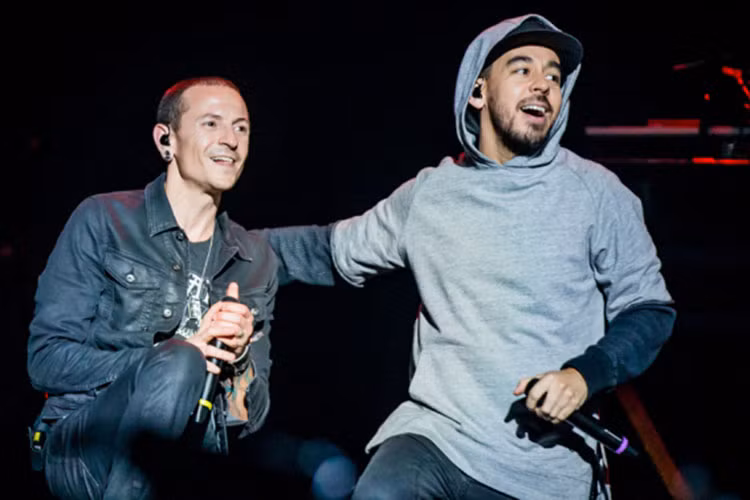 Nhóm Linkin Park vừa thông báo hoãn tour diễn sau tin buồn về giọng ca chính Chester Bennington. Ảnh: Variety