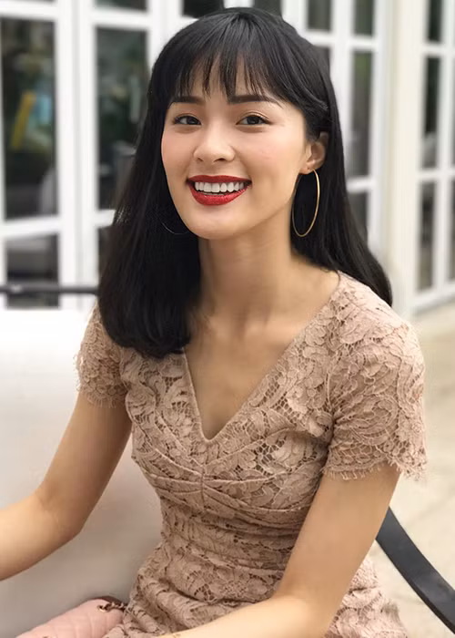 Yêu rồi chia tay Cường Đô-la, Hạ Vi nhận được nhiều thứ nhưng cũng phải đánh đổi không ít. Ngoài chính thức tuyên bố chấm dứt mối quan hệ với doanh nhân phố núi, Hạ Vi chia sẻ cô đang độc thân và hiện tập trung cho sự nghiệp. Ảnh: Instagram nhân vật