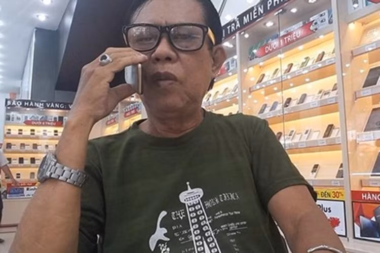Nhờ âm nhạc, ông có tiền trả nợ căn nhà cũ, thậm chí mua thêm được một căn nhà mới hơn 1 tỷ. Ngoài ra, nhạc sĩ Vinh Sử còn thỉnh thoảng đi du lịch. Quan trọng hơn, sức khỏe của ông hiện nay đã tốt hơn nhiều. Ảnh: Một thế giới