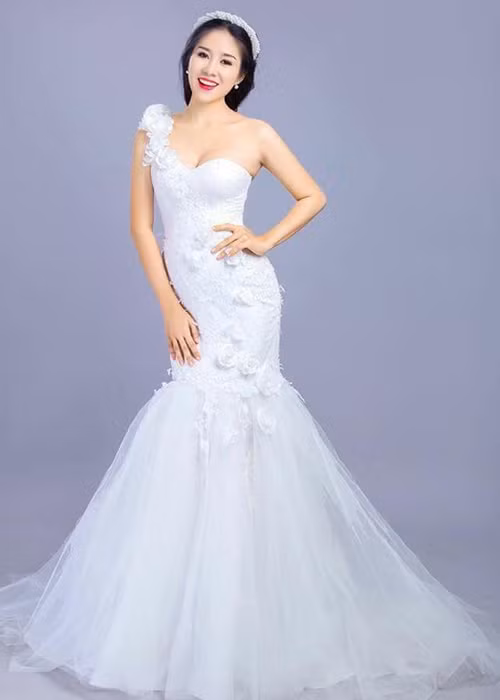 Vào tháng 8/2016, nữ diễn viên Lê Phương từng úp mở về đám cưới và gần đây cô đã chính thức tuyên bố kết hôn.