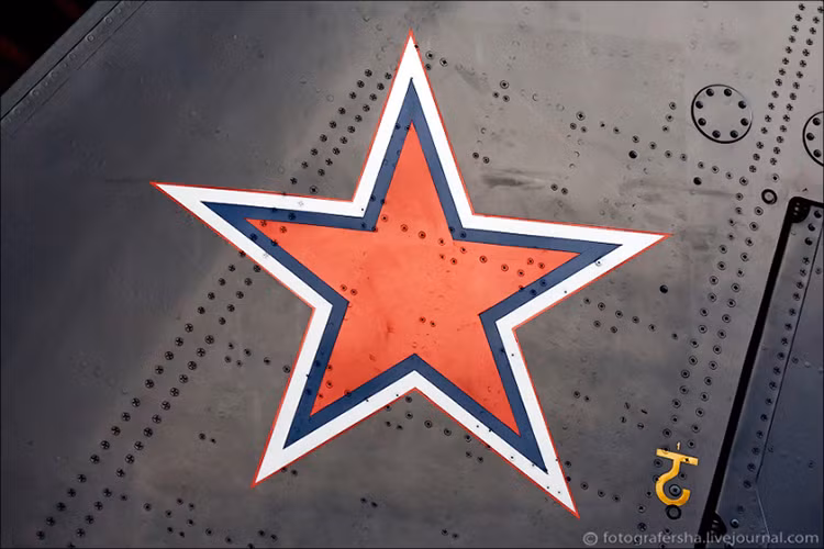 Như vậy, tính ra trung bình mỗi năm có khoảng 20 chiếc Su-30SM được Sukhoi chuyển giao cho phía Không quân Nga, tương đương với tốc độ khoảng 18 ngày một chiếc. Còn với con số 14 chiếc Su-30SM của Irkutsk trong năm nay thì nhà máy này mất chưa tới 1 tháng để cho ra một chiếc Su-30SM. Nguồn ảnh: fotografersha.