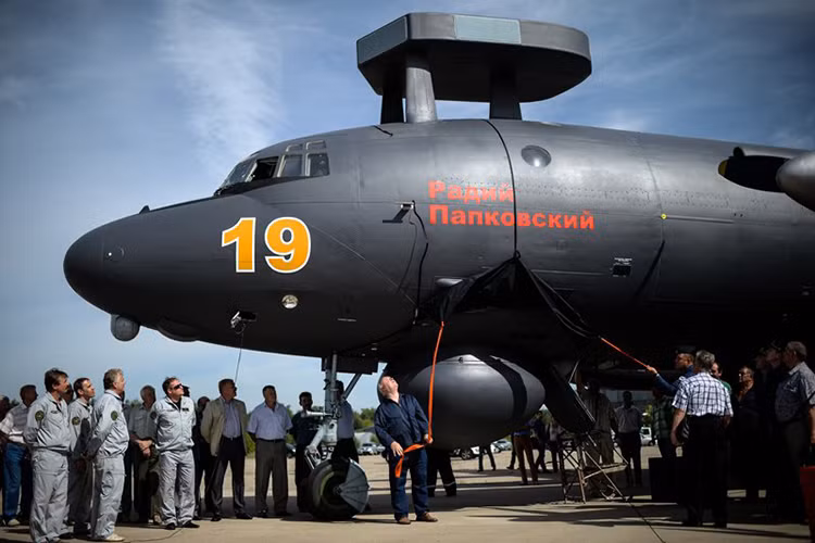 Dự án hiện đại hóa IL-38 của Nga hiện tại không phải là mới, khi nó được bắt đầu vào những năm 1980. Trong khuôn khổ dự án có mã “Novella”, một số công trình đã được thực hiện, nhưng ngay sau đó dự án này liên tục bị gián đoạn do Liên Xô tan rã và sau đó là do Hải quân Nga không còn đủ ngân sách cho “Novella”. Nguồn ảnh: Sputnik.
