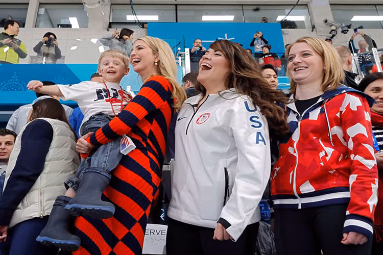Trong suốt hai ngày tại Pyeongchang bà Ivanka đã thể hiện rõ nét vai trò "đại sứ" đặc biệt của ông Trump tại Thế vận hội mùa Đông, điều mà Bình Nhưỡng từng làm trước đó không lâu. Ảnh: Business Insider.