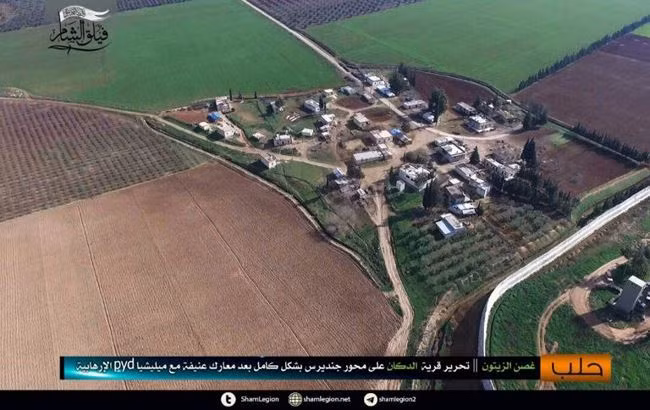 Thông tin mạng xã hội ủng hộ chính quyền Syria và phía “đối lập” cho biết, chính phủ Damascus hoặc Iran hoặc cũng có thể cả hai phía đang viện trợ quân sự cho lực lượng dân quân người Kurd (Các đơn vị bảo vệ Nhân dân Kurd – YPG) chiến đấu chống lại quân đội Thổ Nhĩ Kỳ và lực lượng Hồi giáo cực đoan FSA trong khu vực Afrin.