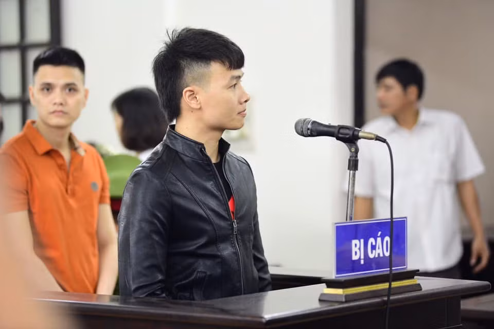 Trước khi bị bắt giam, khởi tố và xét xử, Ngô Bá Khá sinh năm 1993 được biết đến qua các clip có lời lẽ tục tĩu, giang hồ, phản cảm trên YouTube và mạng xã hội.