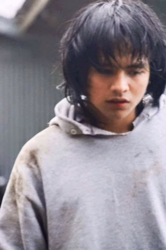 Theo tìm hiểu, được biết Hot boy nông dân với biệt danh "carrot man" tên thật là Jeyrick Sigmaton đến từ Kadaclan, tỉnh Mountain, Philippines, học Đại học Cordilleras.