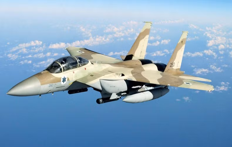 Thậm chí trang tin Avia của Nga còn cho biết, có khả năng một quả đạn tên lửa S-300 đã được quân đội Syria phóng từ cự ly xa và hạ gục một máy bay chiến đấu Israel.