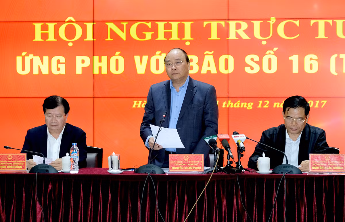 Thủ tướng Chính phủ chỉ đạo ứng phó bão 16. Ảnh: VGP.