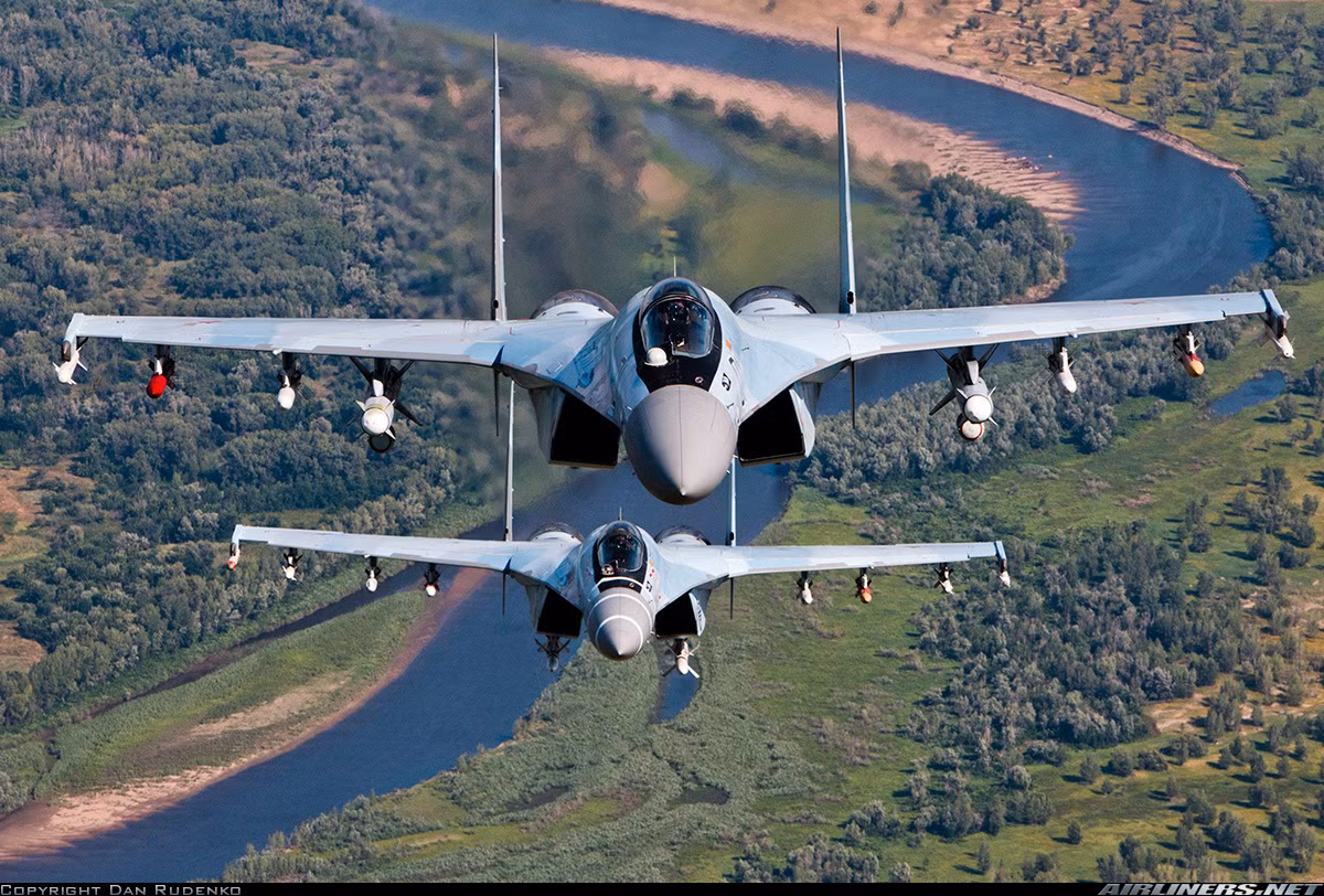 Mê mẩn vẻ đẹp tiêm kích Su-35S Việt Nam có thể mua Me man ve dep tiem kich Su-35S Viet Nam co the mua
