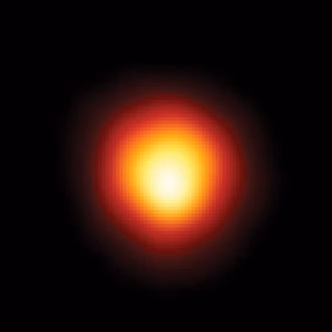  Ngôi sao đỏ khổng lồ Betelgeuse đang ở cuối vòng đời, tính theo quy chuẩn thời gian vũ trụ. Từ năm 2019, các nhà thiên văn học đã sử dụng Kính Viễn vọng Không gian Hubble của NASA và các đài quan sát khác để xác định giả thuyết chúng ta sắp quan sát được vụ nổ của ngôi sao.