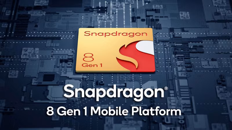 Snapdragon 8 Gen 2 là một SoC có sẵn Wi-Fi 7 và hỗ trợ các chuẩn kết nối 802.11be, 802.11ax, 802.11ac và 802.11a/b/g/n với tốc độ tối đa là 5,8 Gbps nhờ chip FastConnect 7800 mới của Qualcomm. Bluetooth 5.3 được hỗ trợ, cùng với Snapdragon Sound, aptX, aptX Lossless (nhạc lossless lên đến 48kHz), âm thanh LE và chế độ độ trễ thấp 48 ms dành cho game thủ.