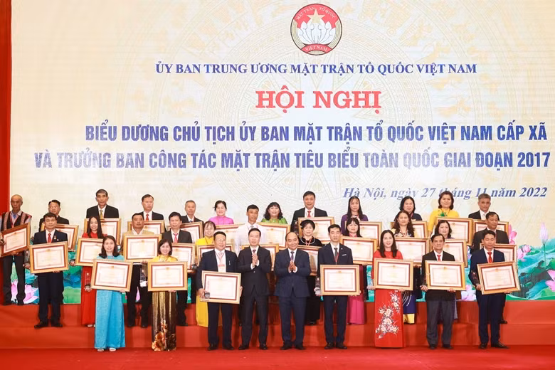 Cán bộ làm công tác Mặt trận phải gần dân, có uy tín với dân - Hình 5 Can bo lam cong tac Mat tran phai gan dan, co uy tin voi dan-Hinh-5
