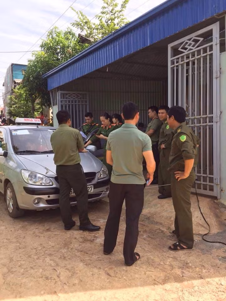 Ngay khi nhận được thông tin sự việc lưc lượng chức năng đã có mặt giám sát, bảo vệ hiện trường, điều tra, xác minh nguyên nận vụ việc.