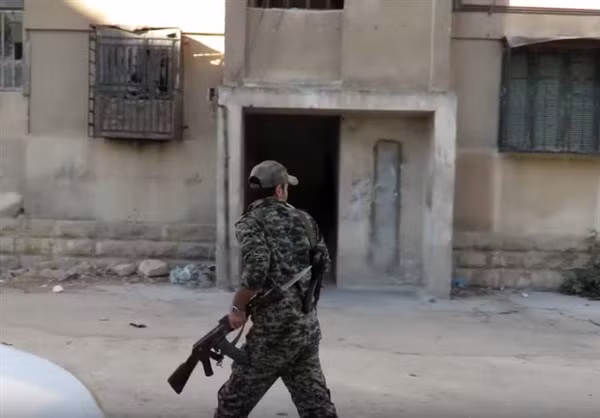 Một quân nhân Syria.