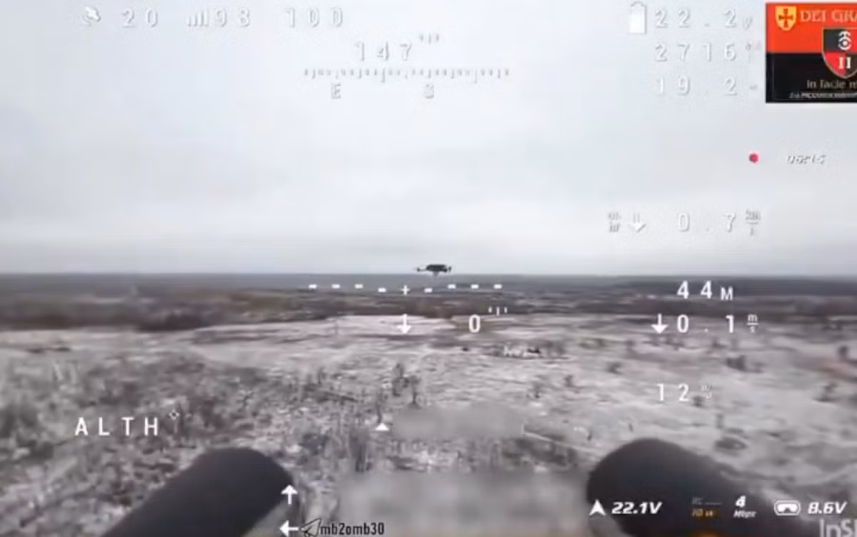 UAV Ukraine hoa “tho san” tren chien truong voi sung san hai nong-Hinh-2