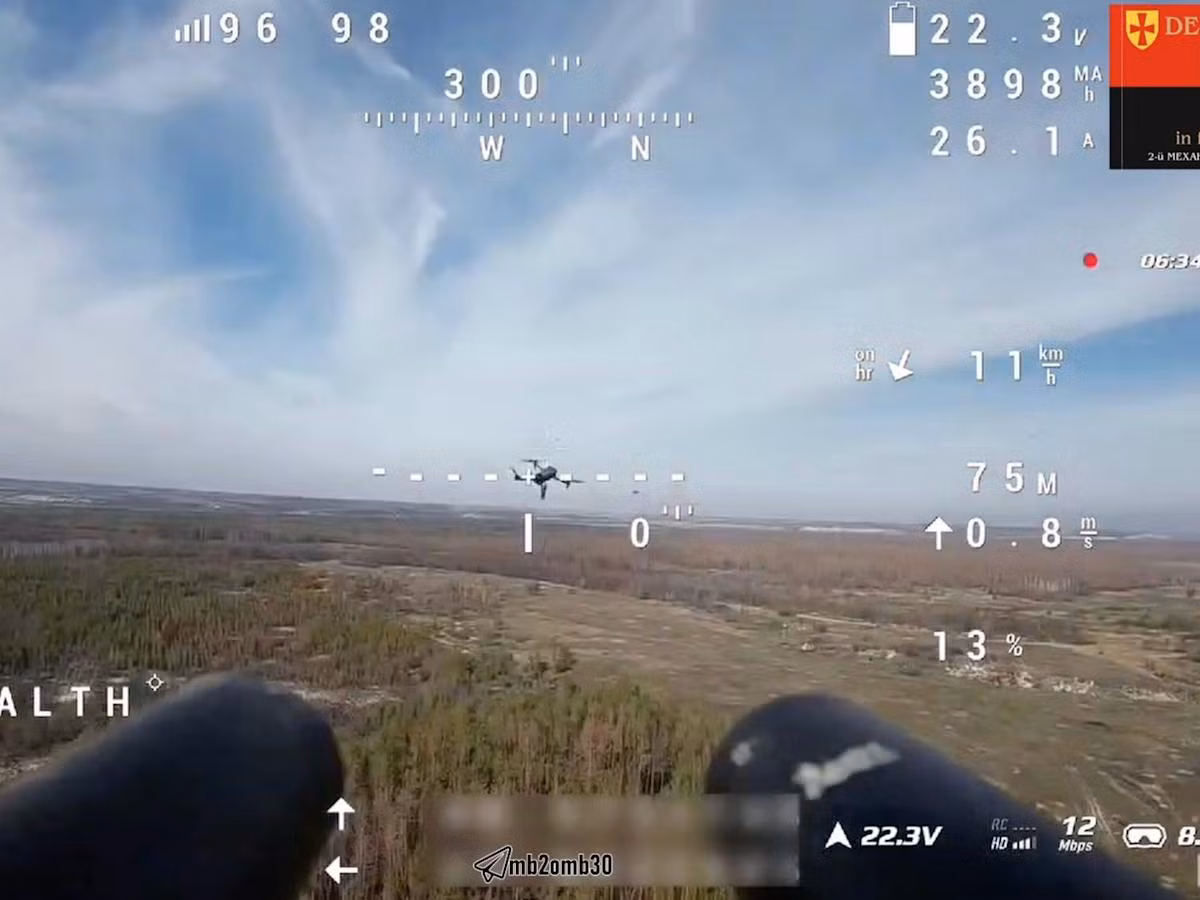 UAV Ukraine hoa “tho san” tren chien truong voi sung san hai nong-Hinh-4