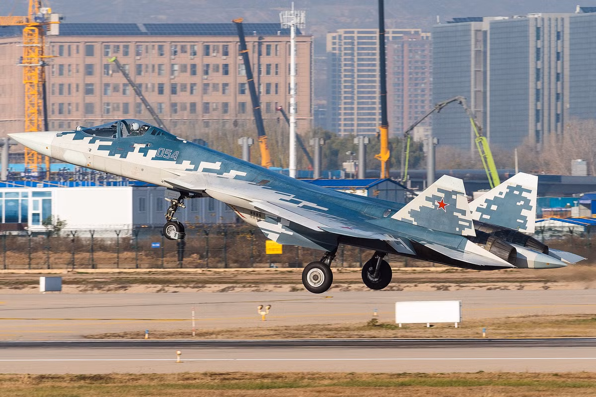 Chim ưng Su-57 quá đỉnh khiến phi công tiêm kích Mỹ muốn thử sức Chim ung Su-57 qua dinh khien phi cong tiem kich My muon thu suc