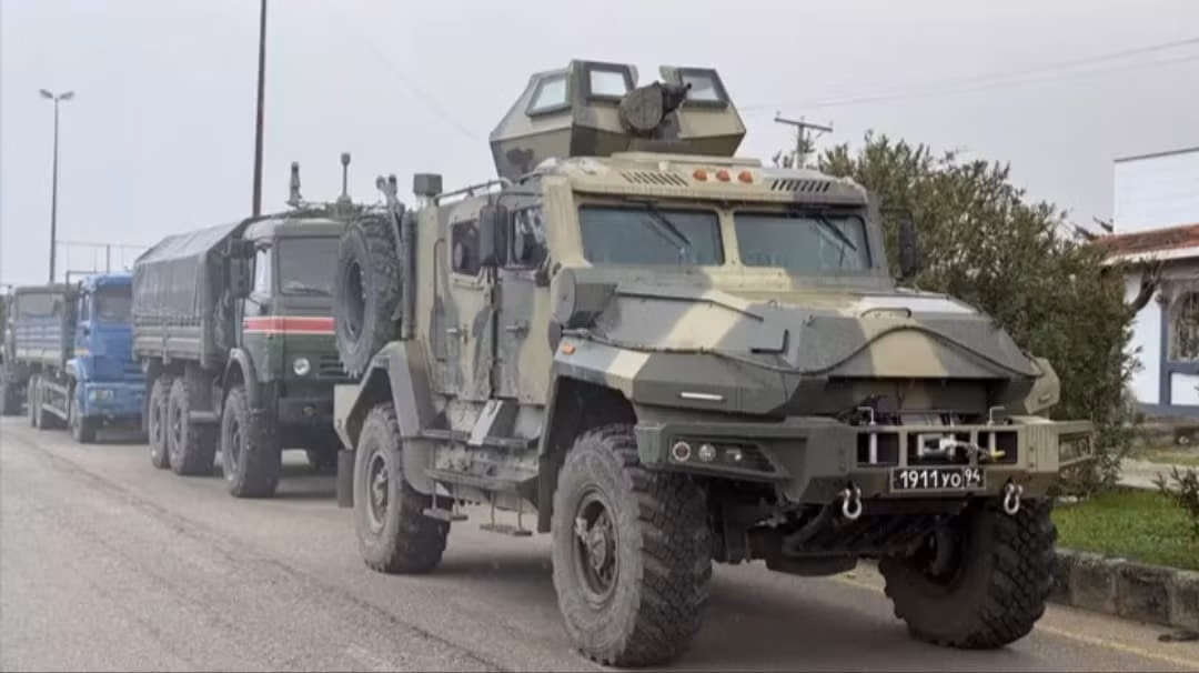 Trong khi đó, Syria có thể được hưởng lợi từ việc Nga đưa các hệ thống phòng không tiên tiến trở lại nước này để giúp bảo vệ bầu trời của mình. Một kết quả có thể xảy ra là, nếu Nga không thu hồi được vũ khí và thiết bị quân sự của mình, lực lượng Syria sẽ đơn giản là chiếm giữ chúng. Điều này sẽ có lợi cho Syria, vì họ sẽ có được vũ khí tiên tiến miễn phí. Ảnh mil.in.ua