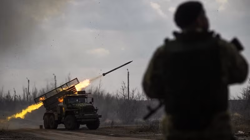 Dựa trên dữ liệu của Không quân Ukraine và dự án OSINT (Dữ liệu về địa điểm và sự kiện xung đột vũ trang), các chuyên gia Mỹ cho biết từ ngày 28/9/2022, quân đội Nga đã sử dụng hơn 19.000 vũ khí chính xác cao để tấn công các mục tiêu của Ukraine, bao gồm 14.700 máy bay không người lái tấn công, phần lớn trong số đó là các biến thể khác nhau của “Geran”. Ảnh: Ren TV