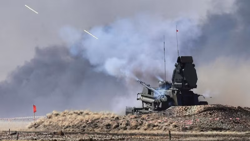 Quân đội Ukraine cũng không kỳ vọng họ tham gia tấn công, chỉ cần giữ vững phòng tuyến là đủ. Theo Thiếu tướng Nga Apty Alaudinov, tại khu vực Kursk, bộ chỉ huy quân đội Ukraine đã làm mọi cách để ngăn chặn binh sĩ bỏ trốn khỏi trận địa. Ảnh: RIA Novostia