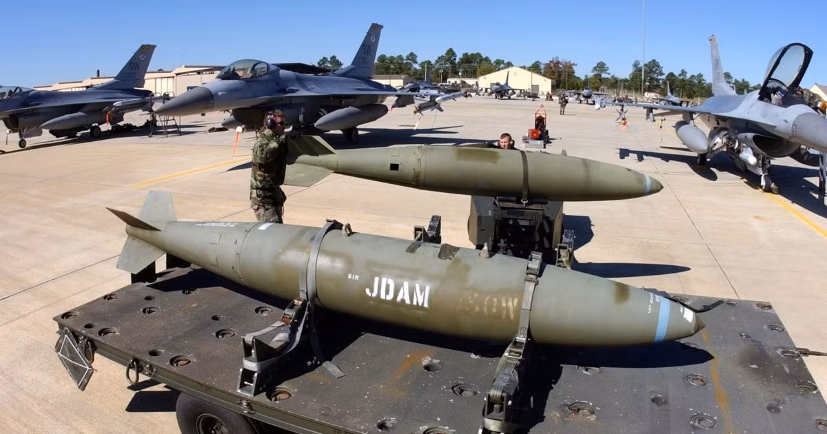 Để đánh chặn 6 quả bom JDAM cùng lúc đòi hỏi phải có các hệ thống phòng không mạnh mẽ và sự phối hợp chặt chẽ. Các chuyên gia vẫn đang suy đoán về loại vũ khí phòng không được sử dụng, vì không phải tất cả các hệ thống phòng không của Nga đều có khả năng để chống lại các mối đe dọa như vậy.