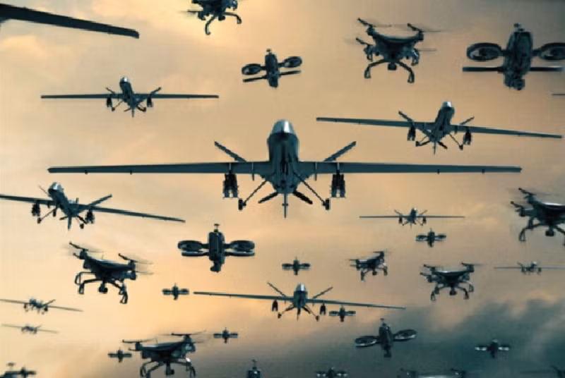 Cùng lúc, hoạt động của máy bay không người lái (UAV) Ukraine cũng gia tăng đột biến, với nỗ lực chiếm lĩnh bầu trời bằng cách truy quét UAV trinh sát Nga. Đồng thời, họ tấn công vào các tuyến vượt sông và mạng lưới hậu cần. Ảnh minh họa